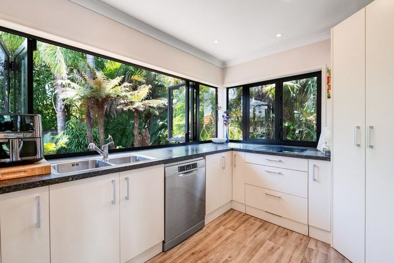 Photo of property in 1/63 College Road, Northcote, Auckland, 0627
