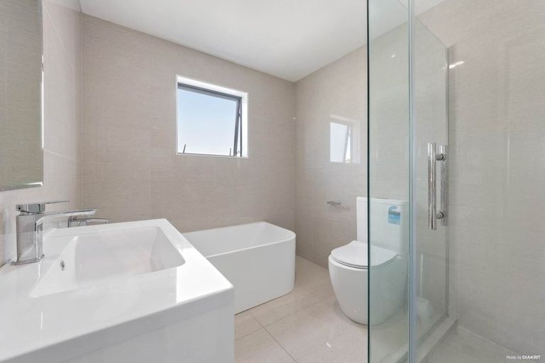 Photo of property in 34a Hope Farm Avenue, Pakuranga Heights, Auckland, 2010