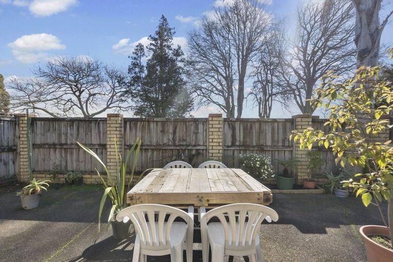 Photo of property in 8/201 Massey Street, Frankton, Hamilton, 3204