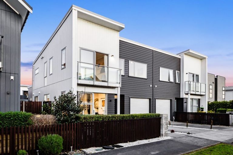 Photo of property in 13 Sacred Kingfisher Road, Hobsonville, Auckland, 0616