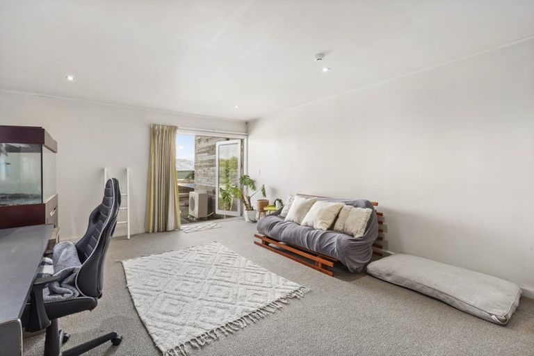 Photo of property in 142 Townsend Road, Miramar, Wellington, 6022