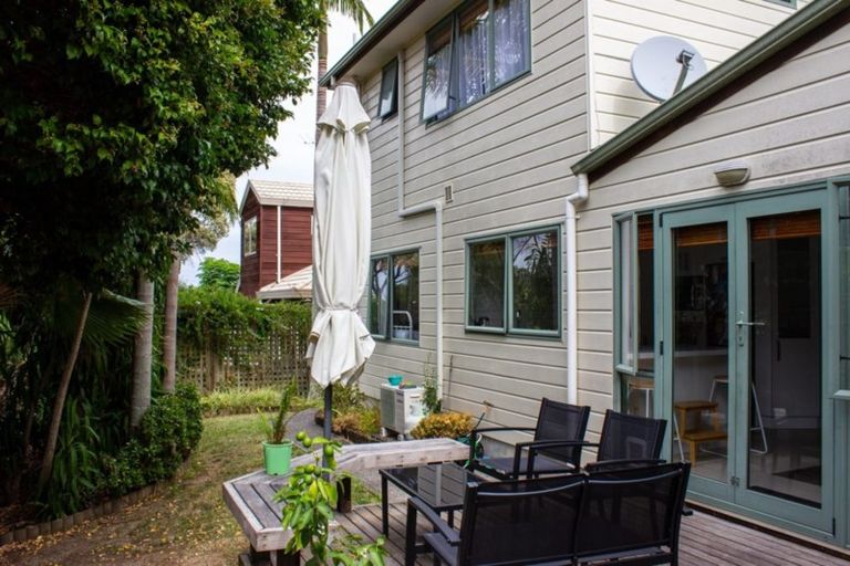 Photo of property in 3/51 Corunna Road, Milford, Auckland, 0620