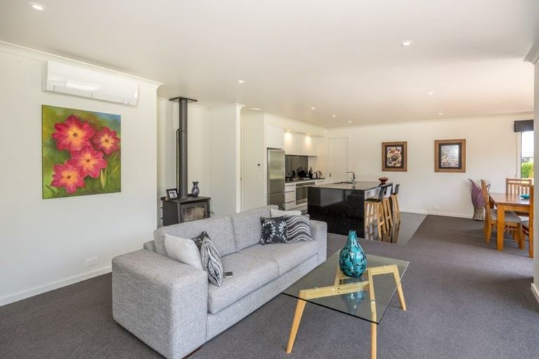 Photo of property in 22 Tunbridge Wells, Ohau, Levin, 5570