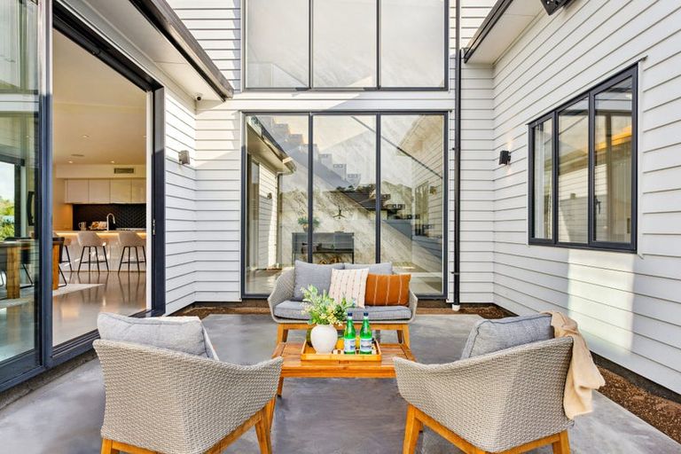 Photo of property in 22 Kahika Grove, Huapai, Kumeu, 0810