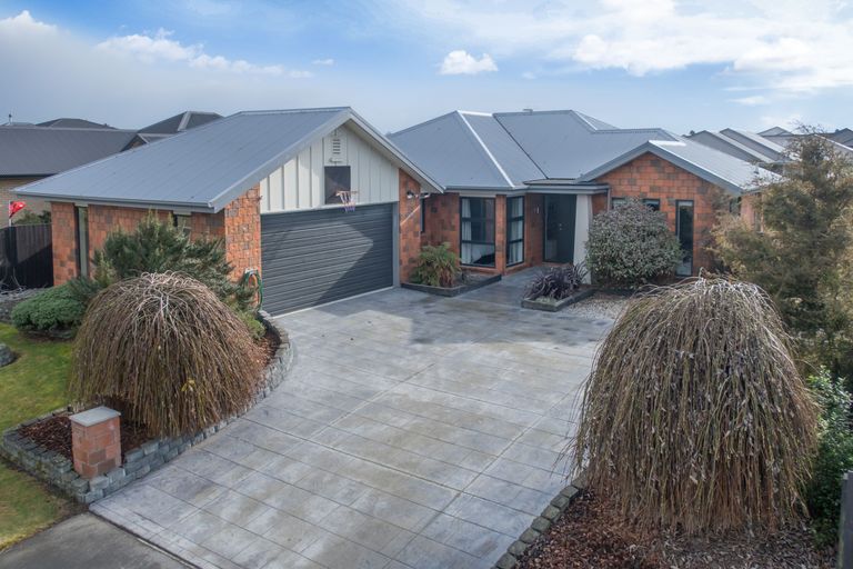 Photo of property in 6 Taiwhenua Street, Rangiora, 7400