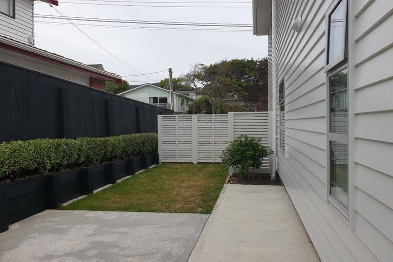 Photo of property in 27a Ranui Terrace, Tawa, Wellington, 5028