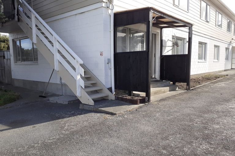 Photo of property in 1/192 Onepu Road, Lyall Bay, Wellington, 6022