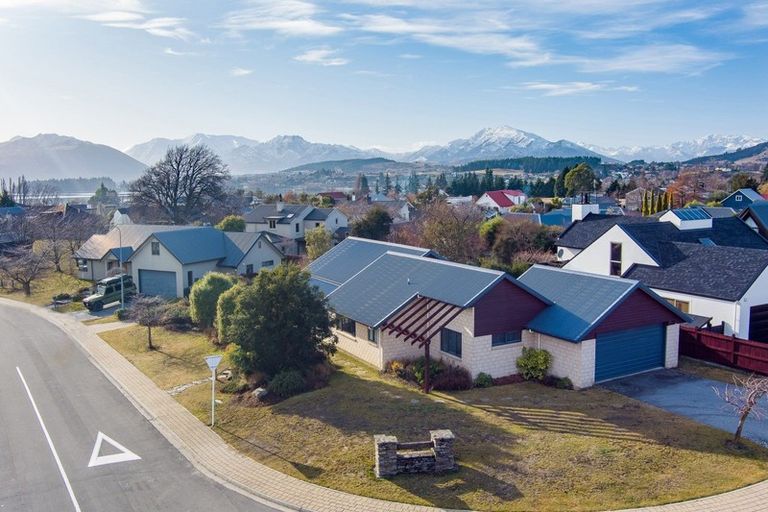 Photo of property in 2 Little Oak Common, Wanaka, 9305