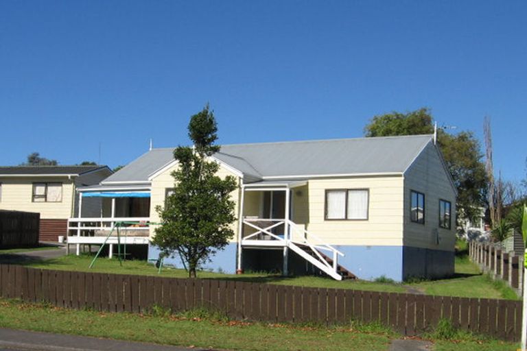 Photo of property in 113 Moire Road, West Harbour, Auckland, 0618
