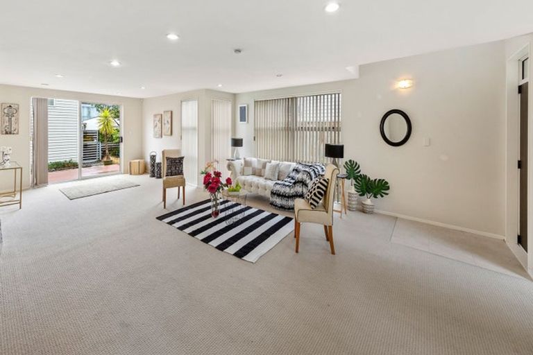 Photo of property in 172 Porchester Road, Takanini, 2112