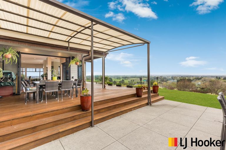 Photo of property in 39 Harry Dreadon Road, Opaheke, Papakura, 2584