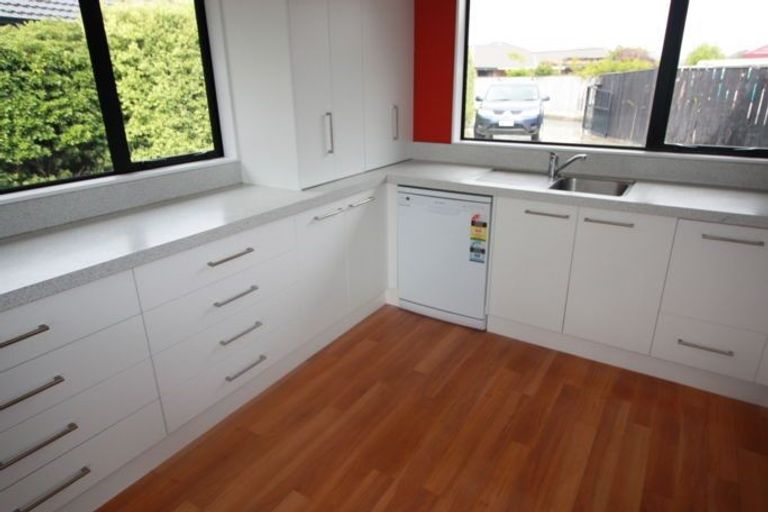 Photo of property in 17 Cleveland Heights, Kelvin Grove, Palmerston North, 4414