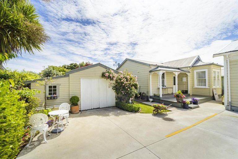 Photo of property in 89 Bridge Street, Bulls, 4818