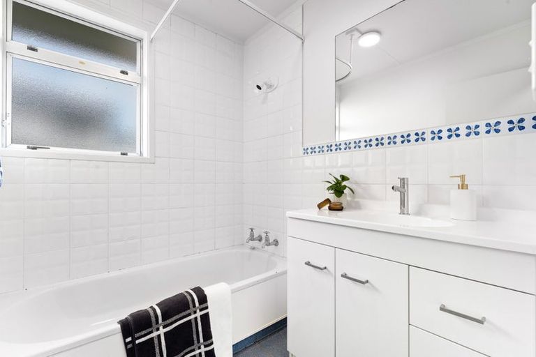 Photo of property in 22 Arthur Street, Riverhead, 0820