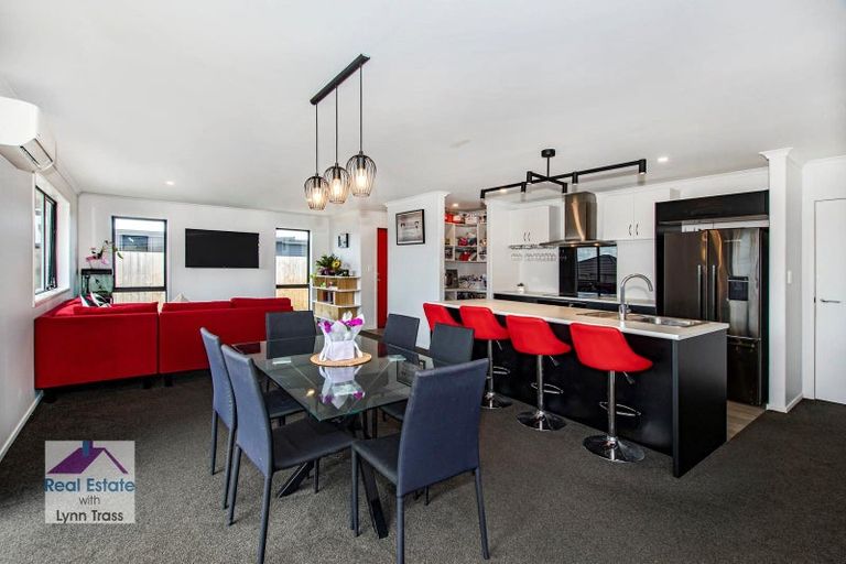 Photo of property in 16 Maui Place, Te Kamo, Whangarei, 0112