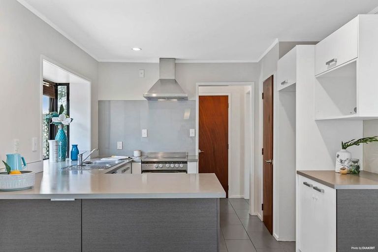 Photo of property in 1/22 Roseberry Avenue, Birkenhead, Auckland, 0626