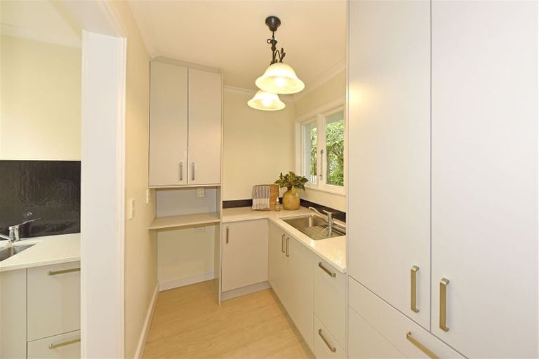 Photo of property in 119 Avonhead Road, Avonhead, Christchurch, 8042