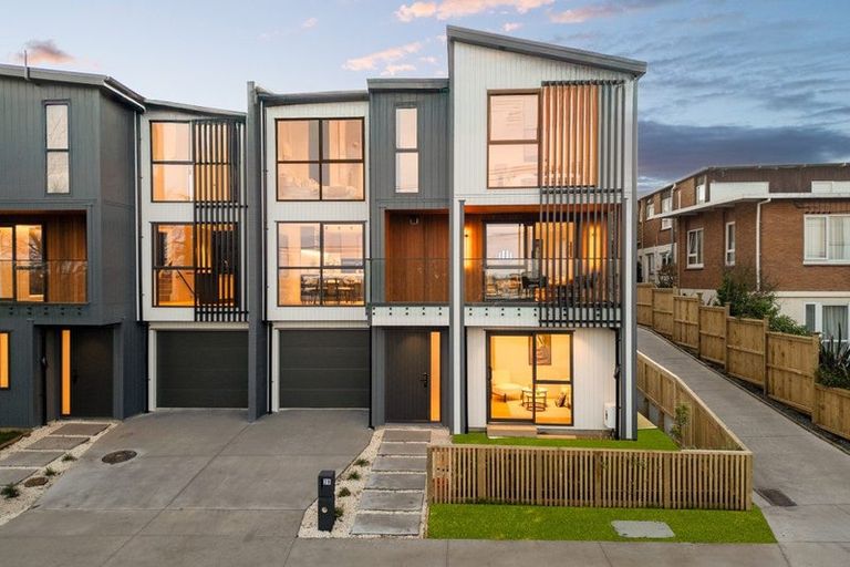 Photo of property in 2a Rangitoto Terrace, Milford, Auckland, 0620