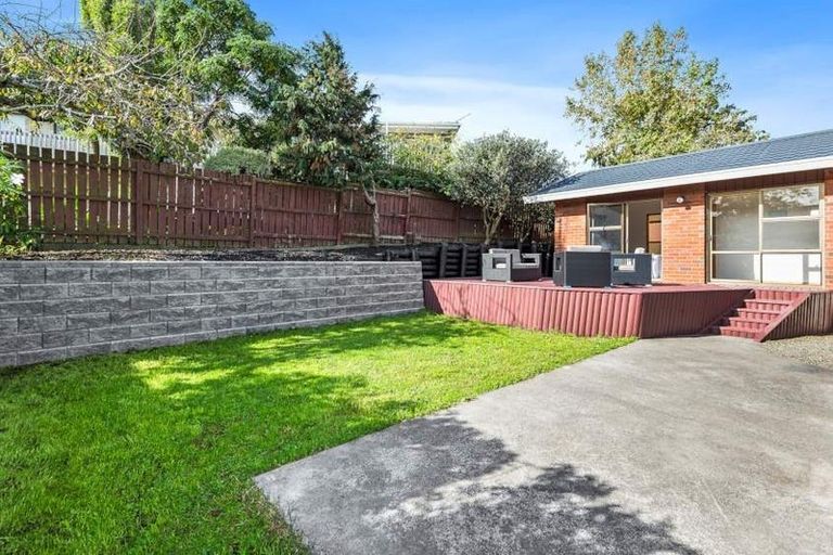 Photo of property in 17 Voltaire Court, Botany Downs, Auckland, 2010
