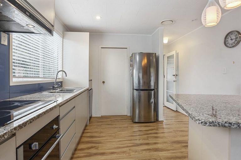 Photo of property in 7 Talmar Place, Massey, Auckland, 0614