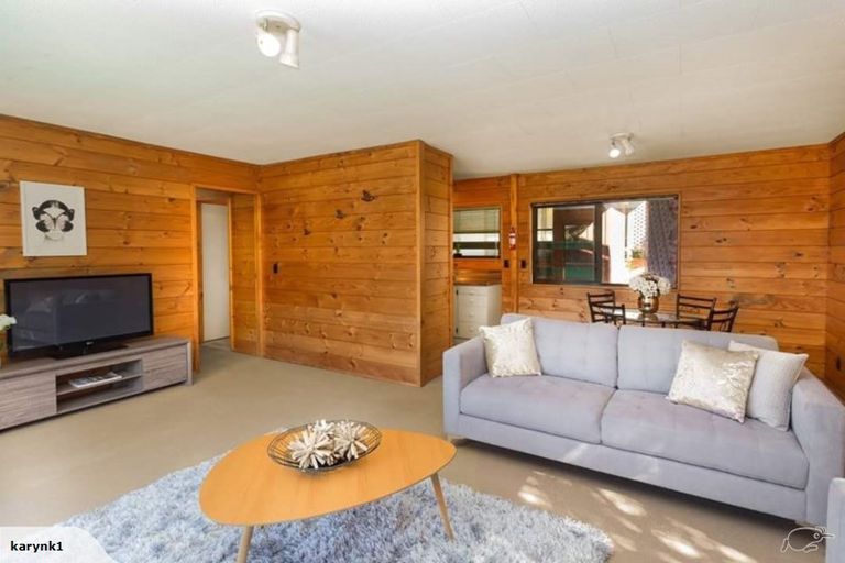 Photo of property in 5 Shackle Lane, Whitby, Porirua, 5024