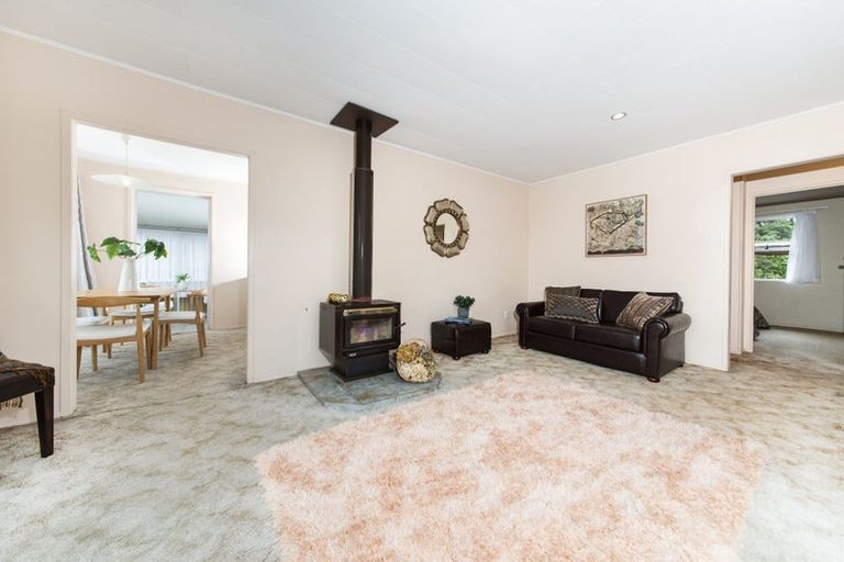 Photo of property in 25 Allington Road, Massey, Auckland, 0614