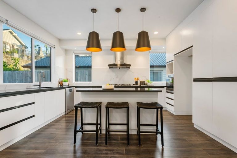 Photo of property in 34 Windlass Street, Long Bay, Auckland, 0630