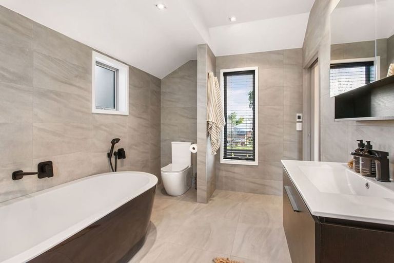 Photo of property in 63a Glandovey Road, Fendalton, Christchurch, 8052