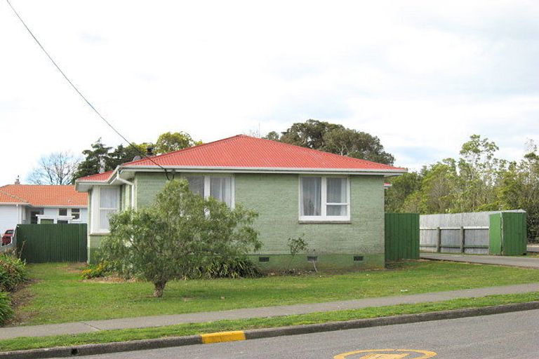 Photo of property in 2 Lake View Road, Waipukurau, 4200