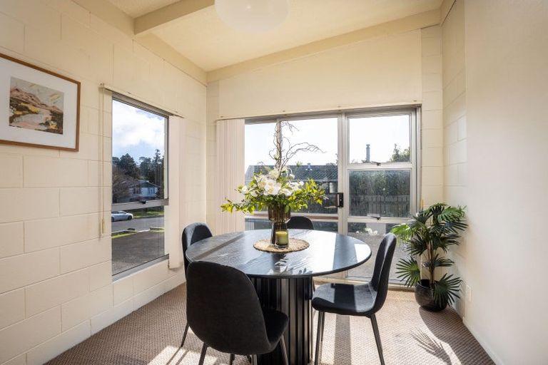 Photo of property in 108 Riversdale Drive, Merrilands, New Plymouth, 4312