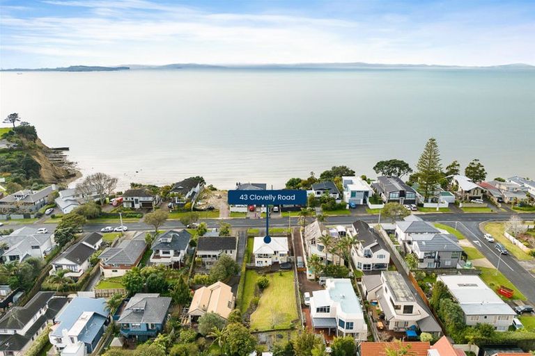 Photo of property in 43 Clovelly Road, Bucklands Beach, Auckland, 2012