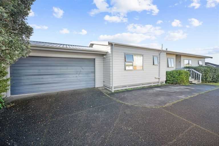 Photo of property in 1/37 Woodlands Crescent, Browns Bay, Auckland, 0630