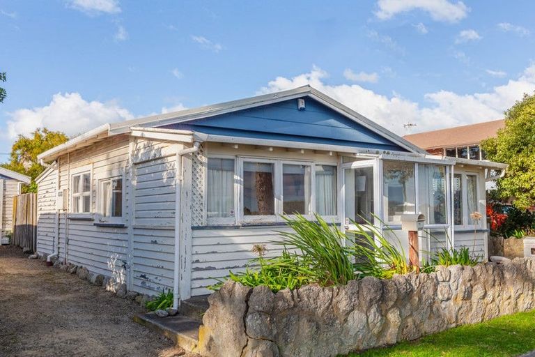 Photo of property in 23 Pukeko Place, Westshore, Napier, 4110