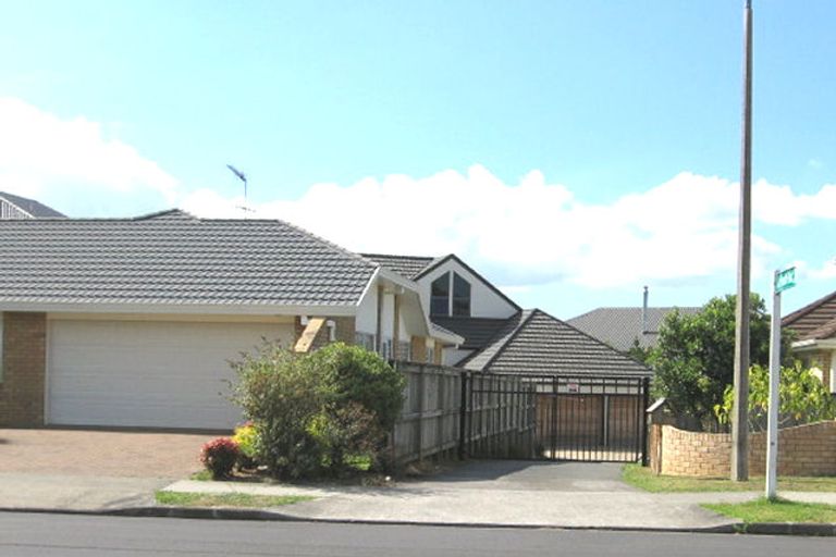 Photo of property in 35a Picasso Drive, West Harbour, Auckland, 0618