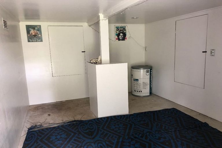 Photo of property in 12 Tracey Terrace, Te Atatu South, Auckland, 0602