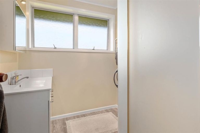 Photo of property in 3 Carter Drive, Pomare, Rotorua, 3015