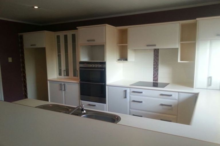 Photo of property in 13 Matuhi Rise, Henderson, Auckland, 0612