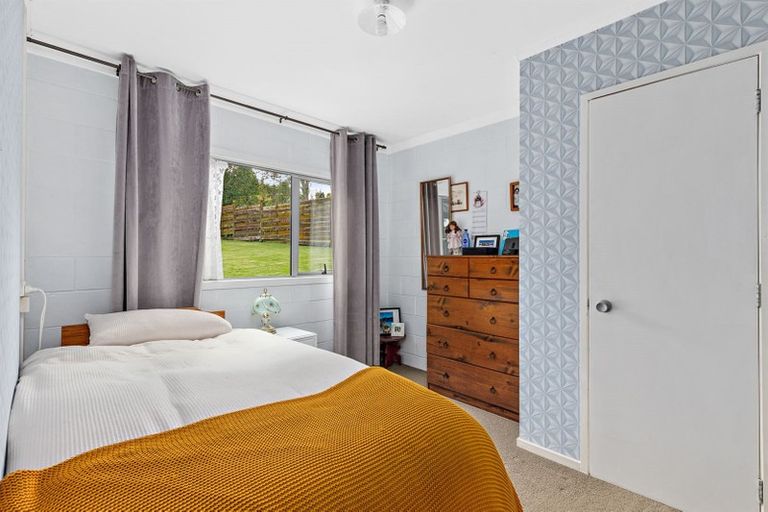 Photo of property in 80 Ravenwood Drive, Forrest Hill, Auckland, 0620