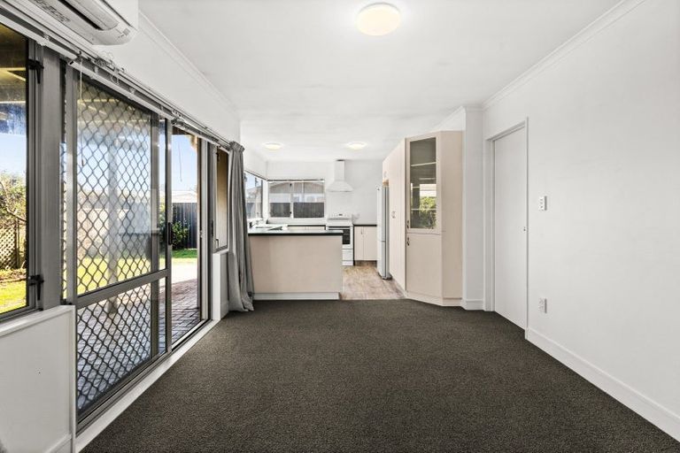 Photo of property in 2/52 Te Aute Road, Havelock North, 4130