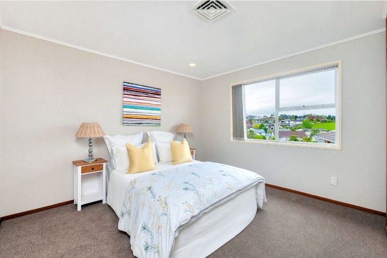 Photo of property in 34 Kirby Street, Glendene, Auckland, 0602