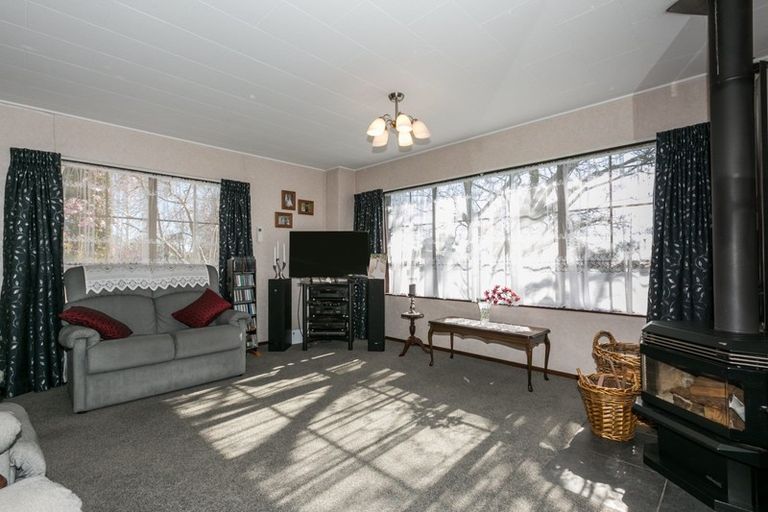 Photo of property in 12 Kaweka Place, Havelock North, 4130