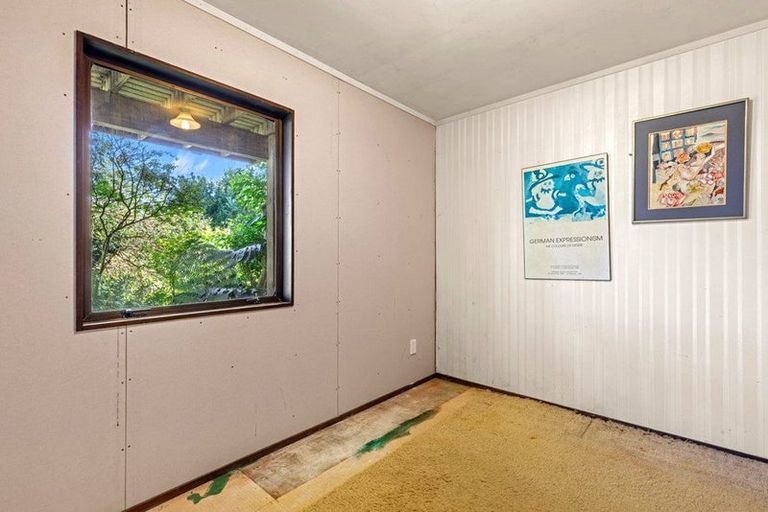 Photo of property in 8 Morlie Place, Torbay, Auckland, 0630