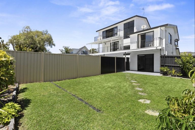 Photo of property in 73 Gilbass Avenue, Hamilton Lake, Hamilton, 3204