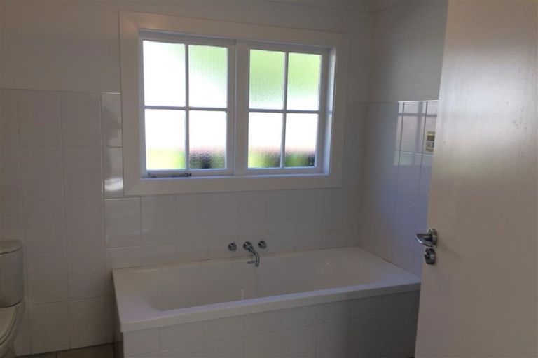 Photo of property in 281 Muritai Road, Eastbourne, Lower Hutt, 5013