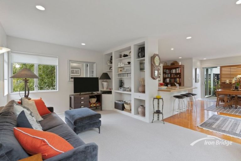 Photo of property in 2/19 Kenmure Avenue, Forrest Hill, Auckland, 0620