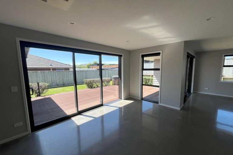 Photo of property in 10 Masters Lane, Waitara, 4320