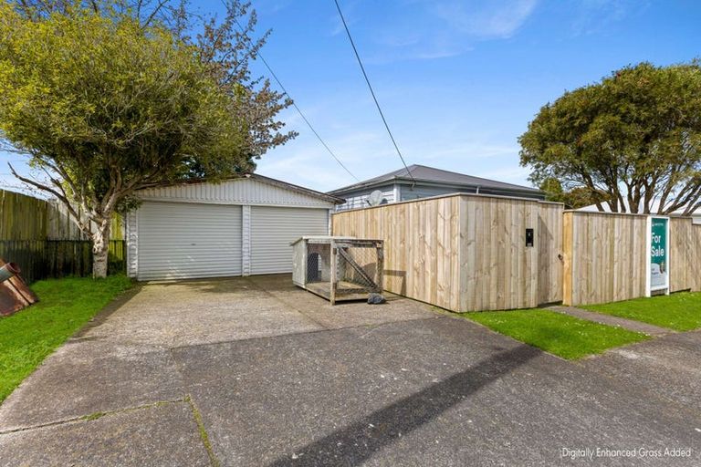 Photo of property in 4 Preston Street, Eltham, 4322