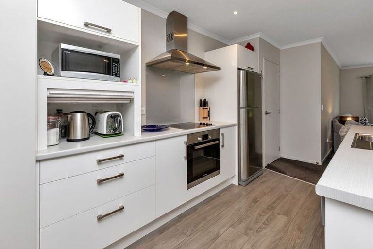 Photo of property in 4 Ishtar Place, One Tree Point, 0118