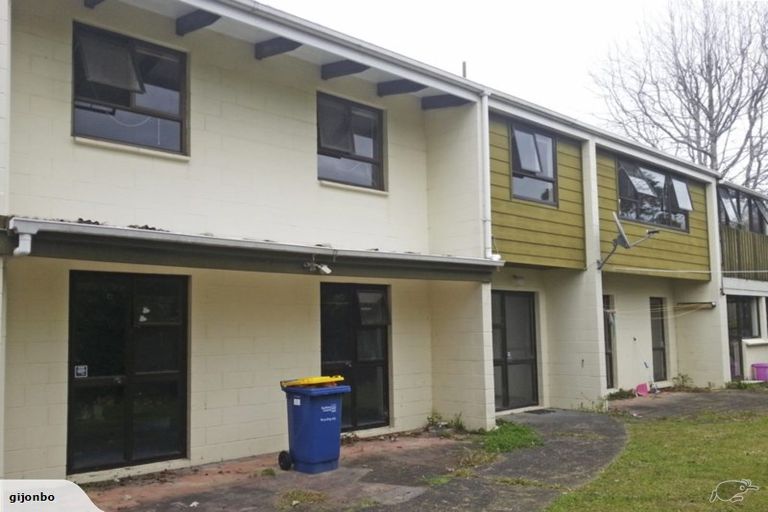 Photo of property in 57 Cron Avenue, Te Atatu South, Auckland, 0610