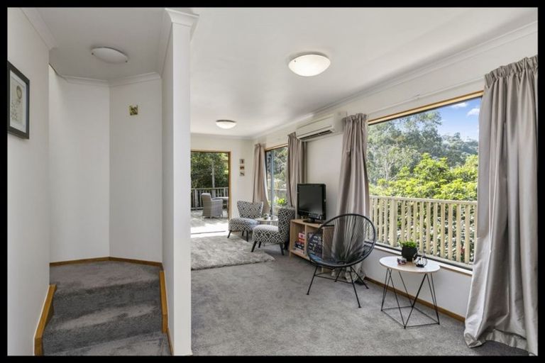 Photo of property in 32 Silverstream Road, Crofton Downs, Wellington, 6035